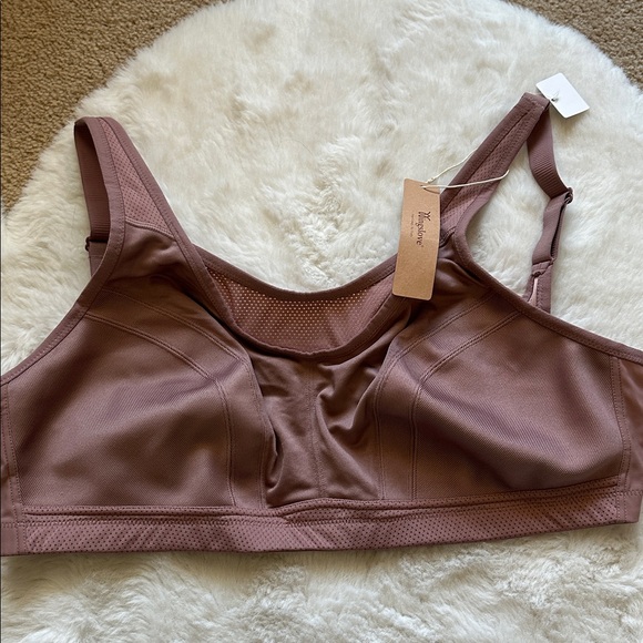 Wireless Support Sports Bra - Picture 7 of 11